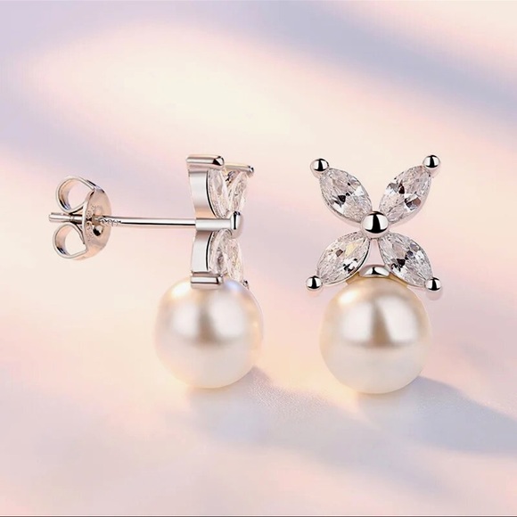 🌟 Sterling Silver 925 CZ Faux Pearl Stud Earrings - Picture 2 of 4